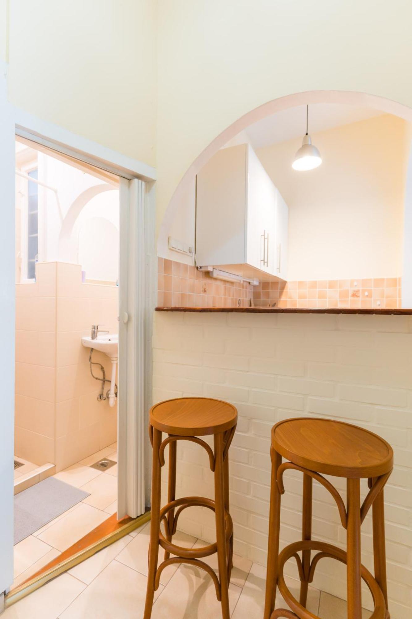 Sunny Studio With Balcony In Party District Будапеща Екстериор снимка