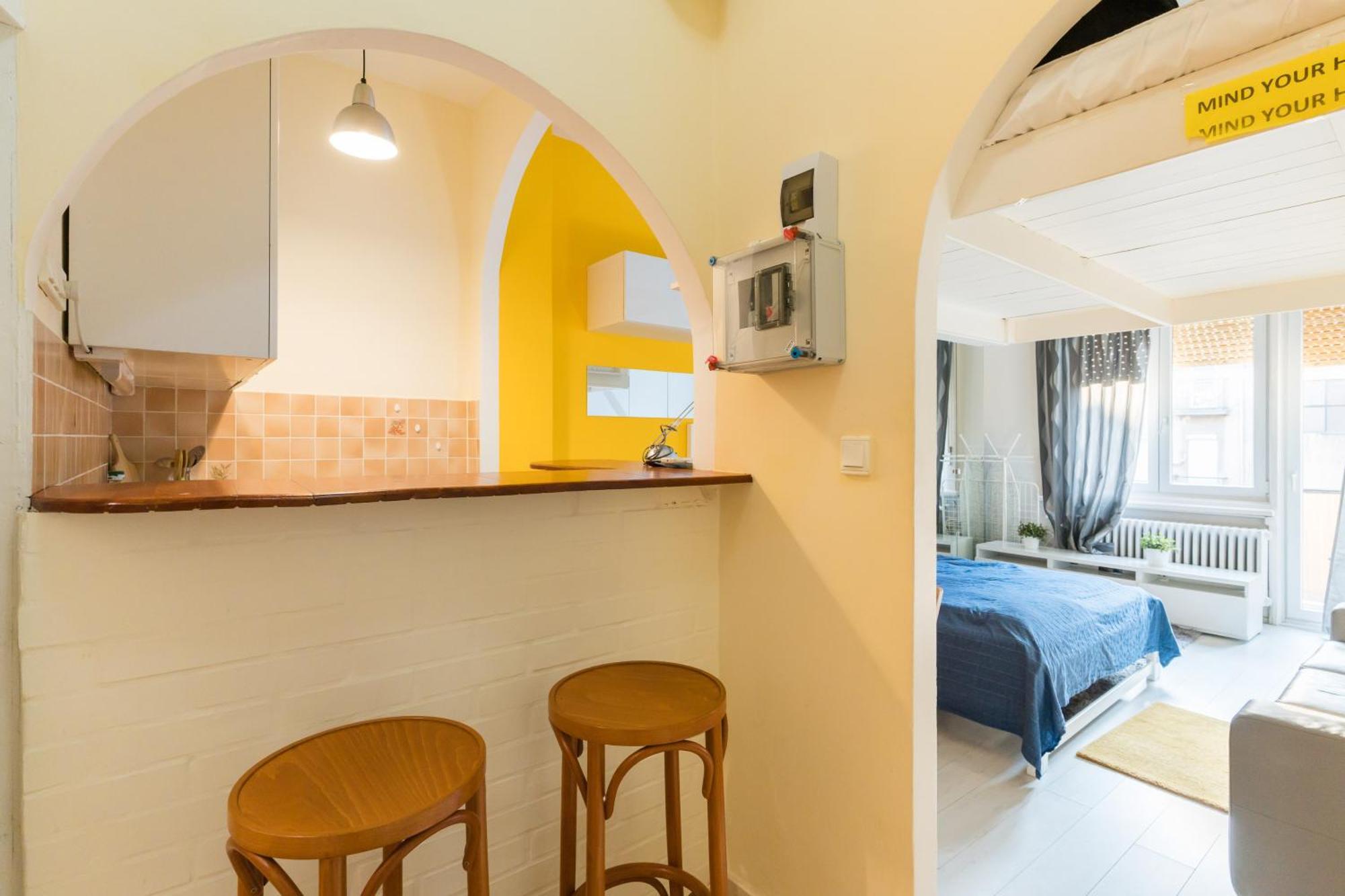 Sunny Studio With Balcony In Party District Будапеща Екстериор снимка